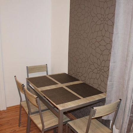 Suterenovy Apartman V Centre بييشتِني المظهر الخارجي الصورة